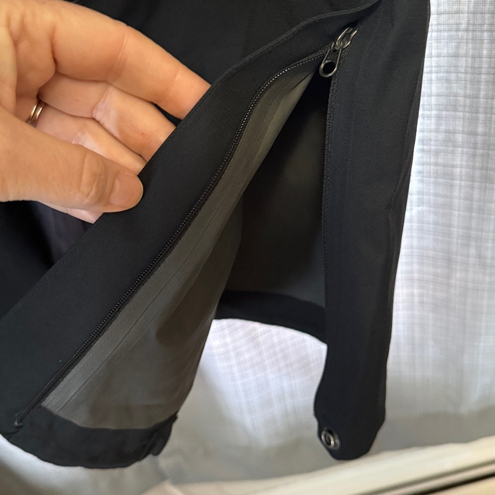 REI Black women’s rain Pants 2XL - Picture 3 of 7